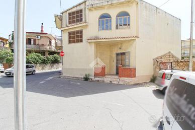 CASA SEMINDIPENDENTE A ISOLA DI CAPO RIZZUTO