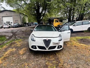ALFA ROMEO GIULIETTA 16/03/2015 PER RICAMBI