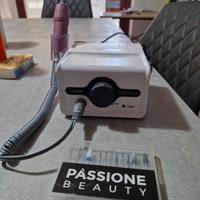 Fresa per unghie con punte manicure e smontaggio