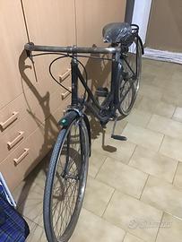 Bicicletta d’epoca marchio svizzero