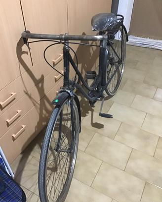 Bicicletta d’epoca marchio svizzero