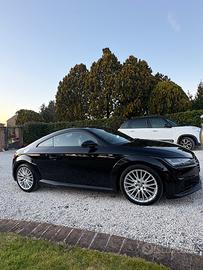 Audi tt s line