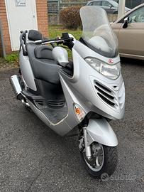 Kymco Grand Dink 250