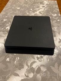 PS4 slim + 2 giochi + 2 controller