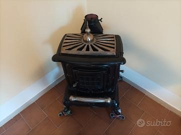 Stufa in ghisa vecchio stile
