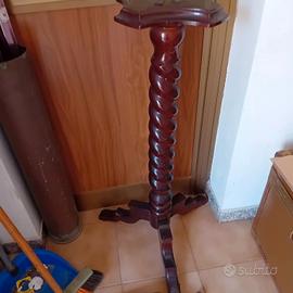 Colonna portavasi legno