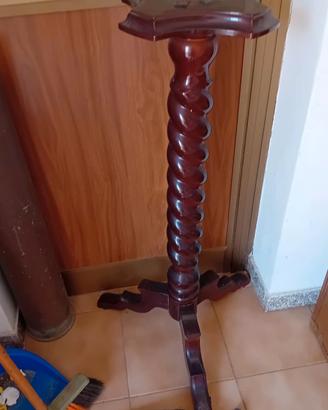 Colonna portavasi legno