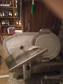 Affettatrice professionale usata, con mobile