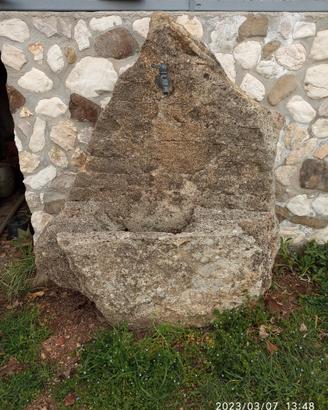 Fontana pietra