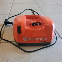 Caricabatteria Husqvarna QC330

