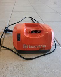 Caricabatteria Husqvarna QC330

