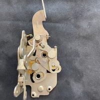 Serratura anteriore sinistra Y10