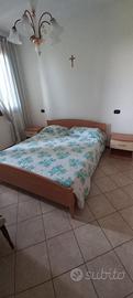 Letto matrimoniale con rete, materasso 2 comodini