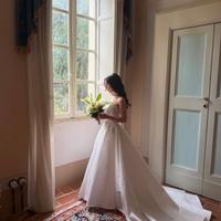 Abito da sposa sartoriale in mikado petite + velo