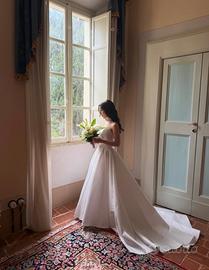 Abito da sposa sartoriale in mikado petite + velo