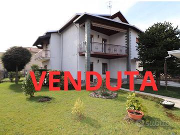 Villa di 291 m² con più di 5 locali e box auto dop