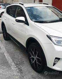 Toyota RAV4  2.0 Diesel 4 serie