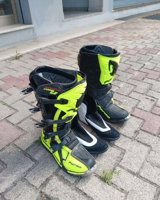 Stivali Forma Dominator taglia 45