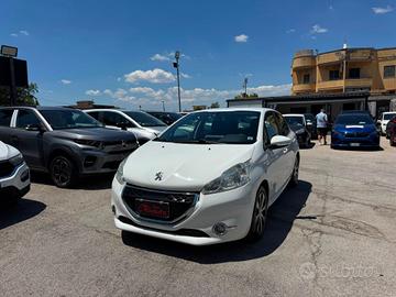 PEUGEOT 208 1.4 8V e-HDi 68CV S&S Automatica 5p.
