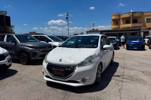 PEUGEOT 208 1.4 8V e-HDi 68CV S&S Automatica 5p.