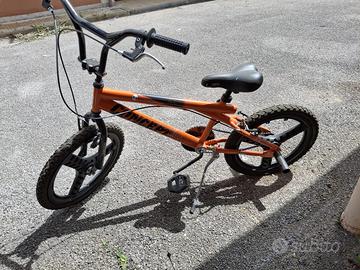 bicicletta BMX arancione