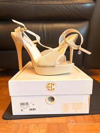 Scarpe con tacco
