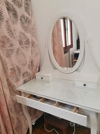 consolle di colore bianco 