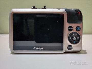 Canon EOS M + obiettivo 18-55mm + accessori