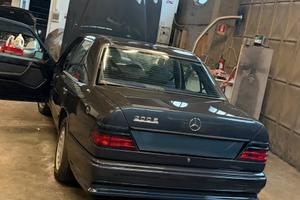 Mercedes benz w124