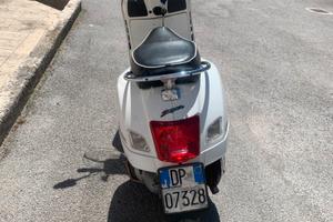 Vespa 300 gts