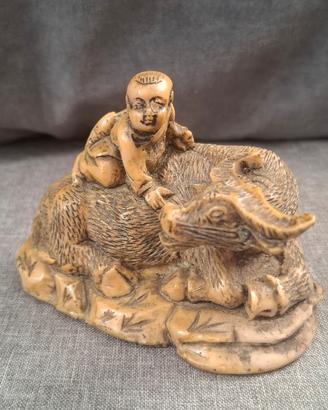 Statuetta orientale stile Netsuke 