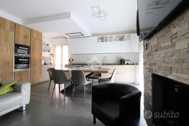 VILLA SINGOLA A SASSUOLO