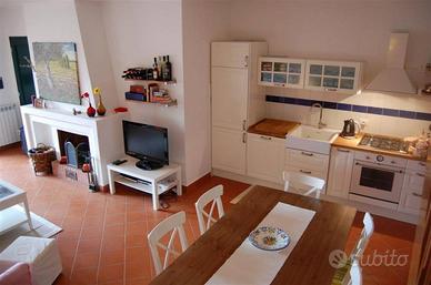 Appartamento di 125 m² con 4 locali a Bucine