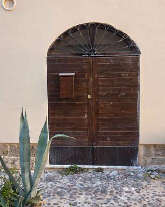 Alghero centro storico locale cantina