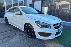 MERCEDES-BENZ CLA 200 d Automatic Premium Dark Nig