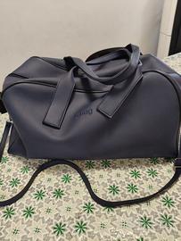 borsa da viaggio blu navy del marchio O bag,