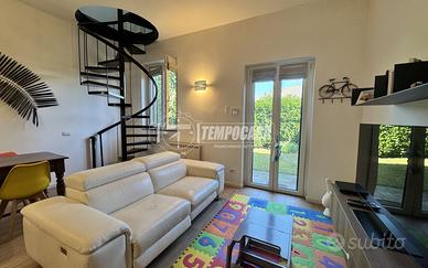 RIF. 496 - AMPIO BILOCALE CON TERRAZZO E GIARDINO