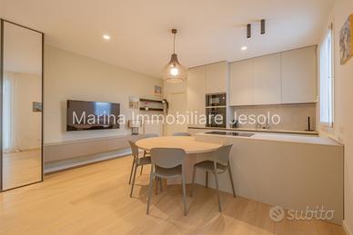 Elegante Appartamento Trilocale in Centro a Jesolo