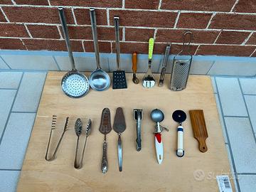 Lotto composto da 15 utensili da cucina nuovi
