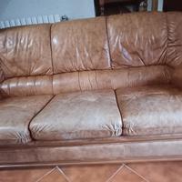divano a 3 posti e 2 poltrone