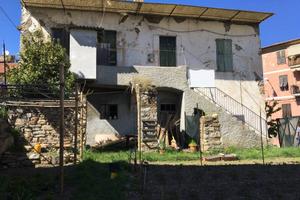 Rustico / Casale di 266 m² con più di 5 locali a C