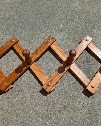 Appendiabiti espandibile in legno