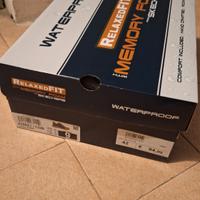 Skechers uomo n. 42 nuove in pelle con scatola 