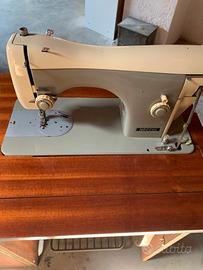 Macchina da cucire vecchia