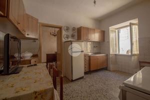 3 LOCALI A MONTEFLAVIO