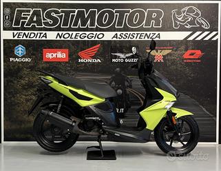 Veicolo Kymco Super 50 Usato Scarico Leovince Per Scooter Kymco