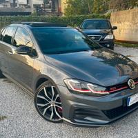 Volkswagen Golf GTI 7.5 PERFORMANCE