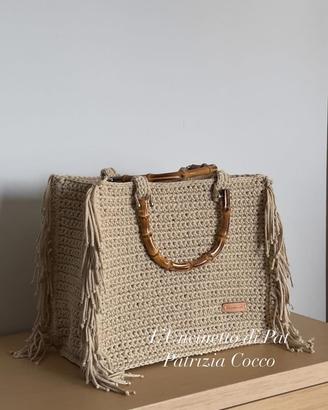 Borsa eseguita all’uncinetto