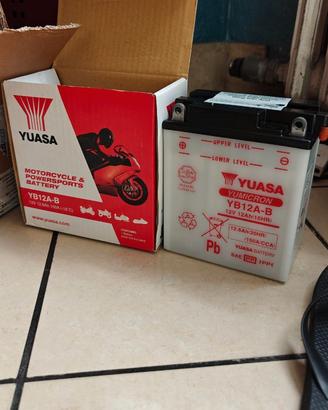 Batteria Yuasa YB12A-B