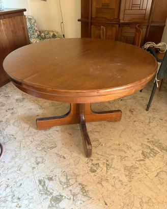 Tavolo in legno massello allungabile